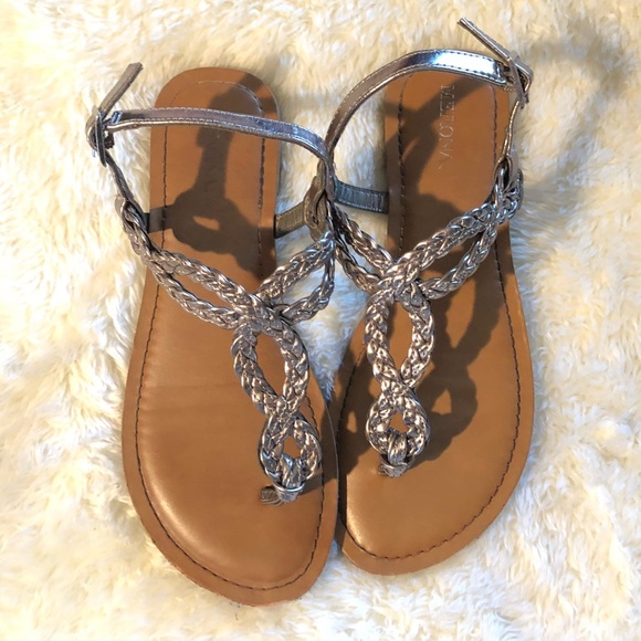 Merona Shoes - ⬇️$7 Merona Sandal Size 6